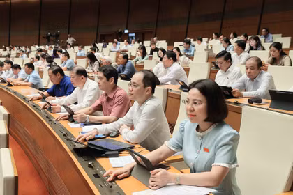 Các đại biểu Quốc hội khóa XV trong phiên làm việc tại nghị trường. (Ảnh: Doãn Tấn/TTXVN)