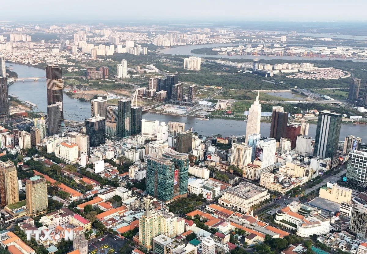 Trung tâm Thành phố Hồ Chí Minh và khu vực bán đảo Thủ Thiêm, nơi được đầu tư phát triển Trung tâm tài chính quốc tế tại Thành phố Hồ Chí Minh. (Ảnh: Hồng Đạt/TTXVN)