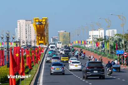 Trung tâm thành phố Đà Nẵng rực rỡ cờ hoa chào mừng Đại hội Đảng lần thứ XIV