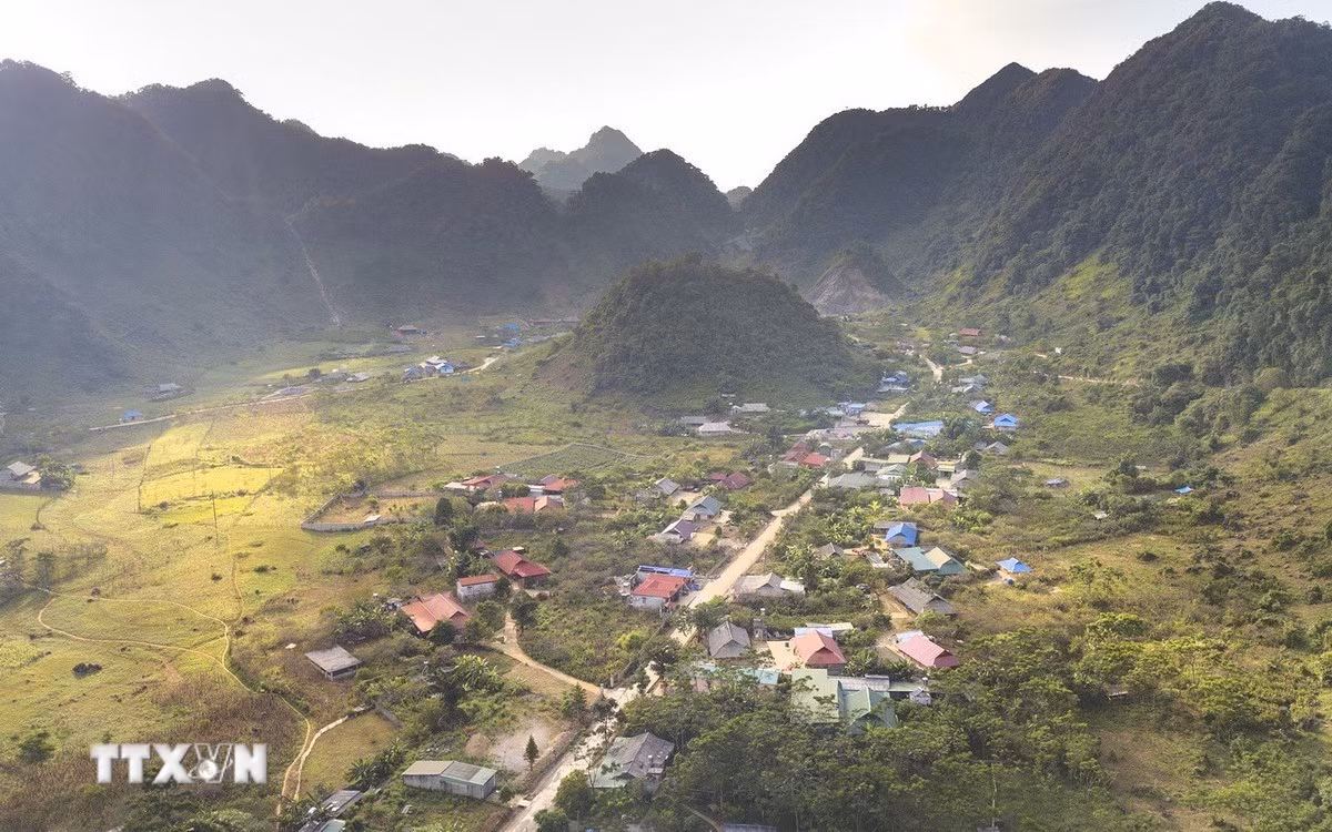 ttxvn-hang-kia-pa-co-vung-dat-cua-van-hoa-mong-va-thien-nhien-ky-thu2.jpg