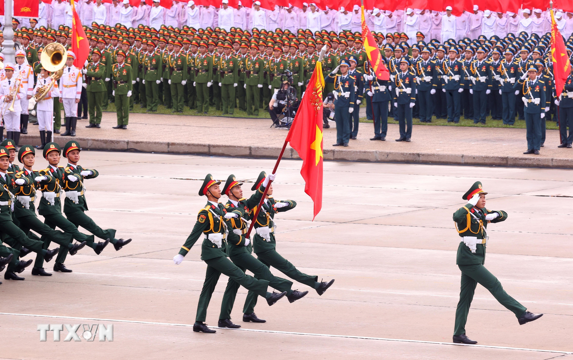 ttxvn-dieu-binh-ky-niem-80-nam-quoc-khanh-cac-khoi-quan-doi-nhan-dan-viet-nam.jpg