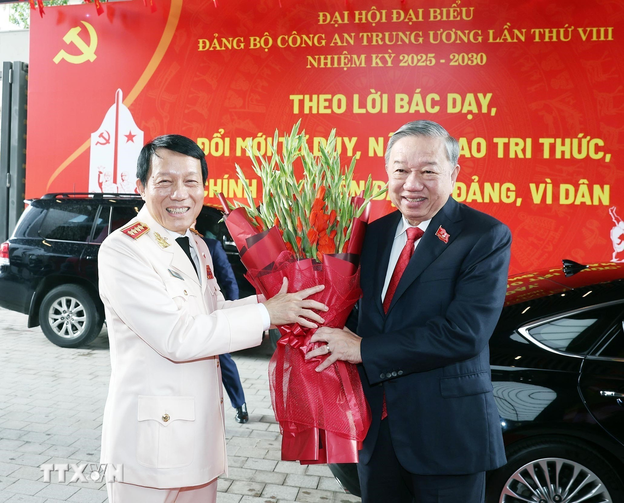 ttxvn-tong-bi-thu-to-lam-du-dai-hoi-dai-bieu-dang-bo-cong-an-trung-uong2.jpg
