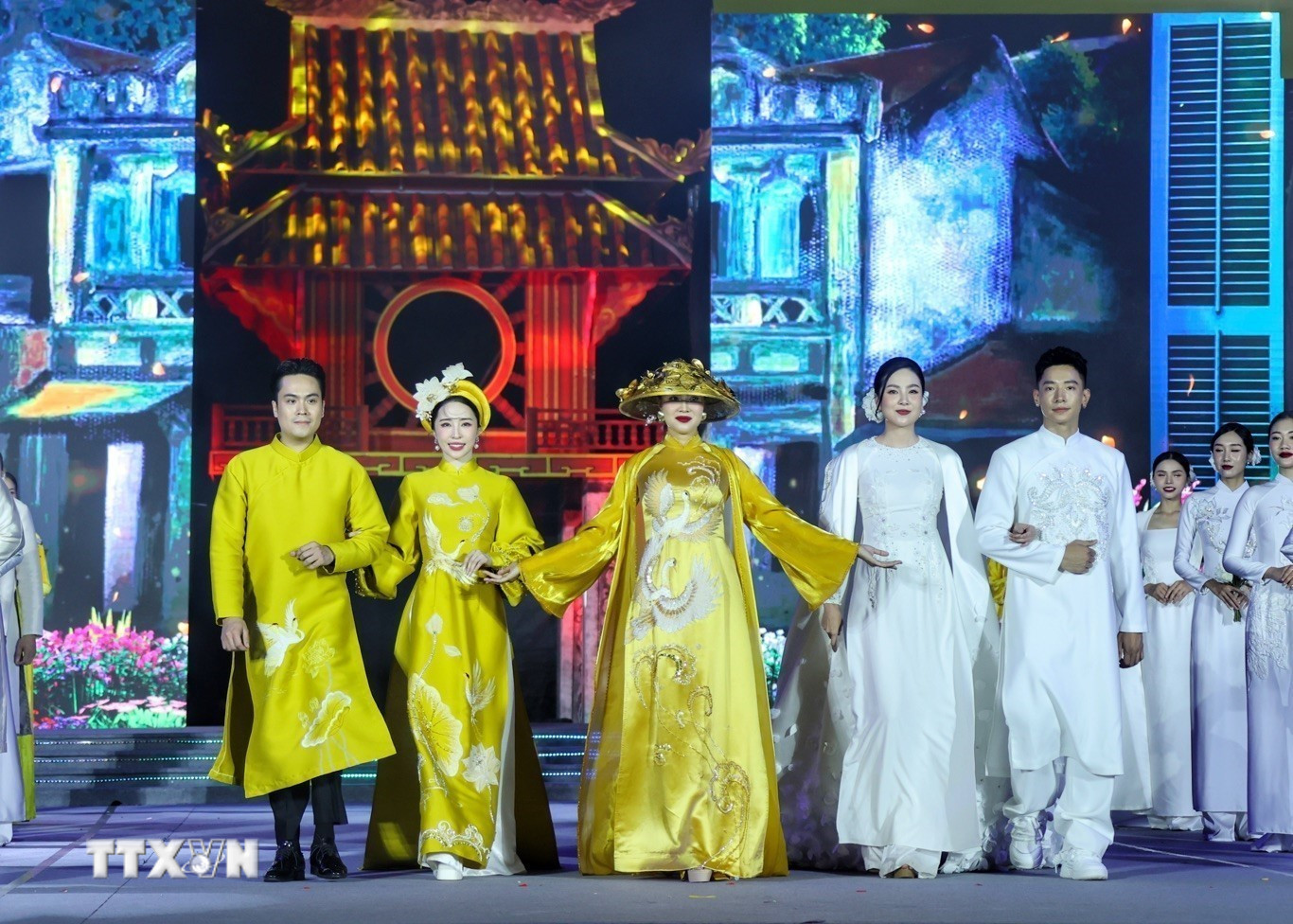 ttxvn-le-hoi-ao-dai-du-lich-ha-noi.jpg