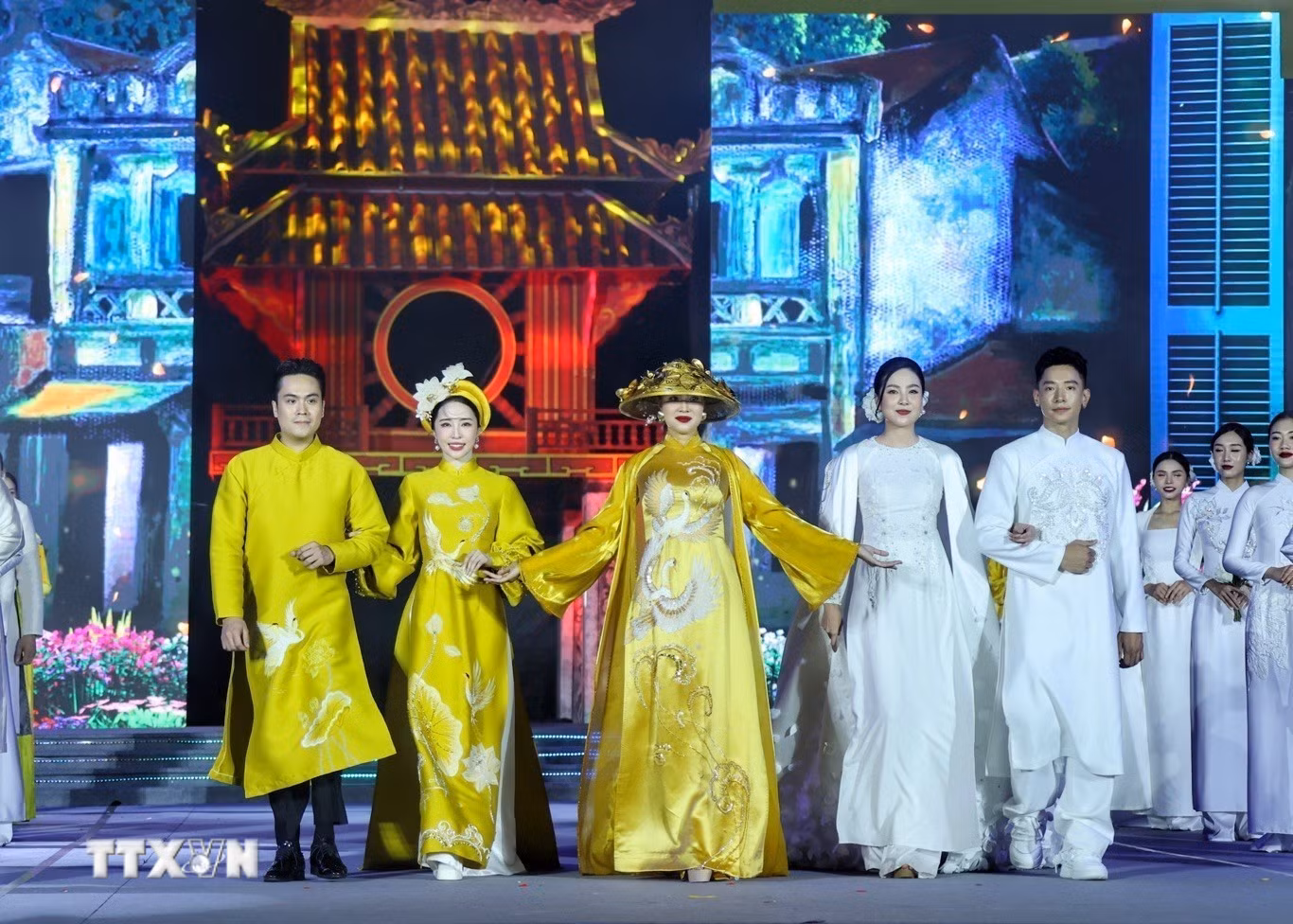 ttxvn-le-hoi-ao-dai-du-lich-ha-noi.jpg