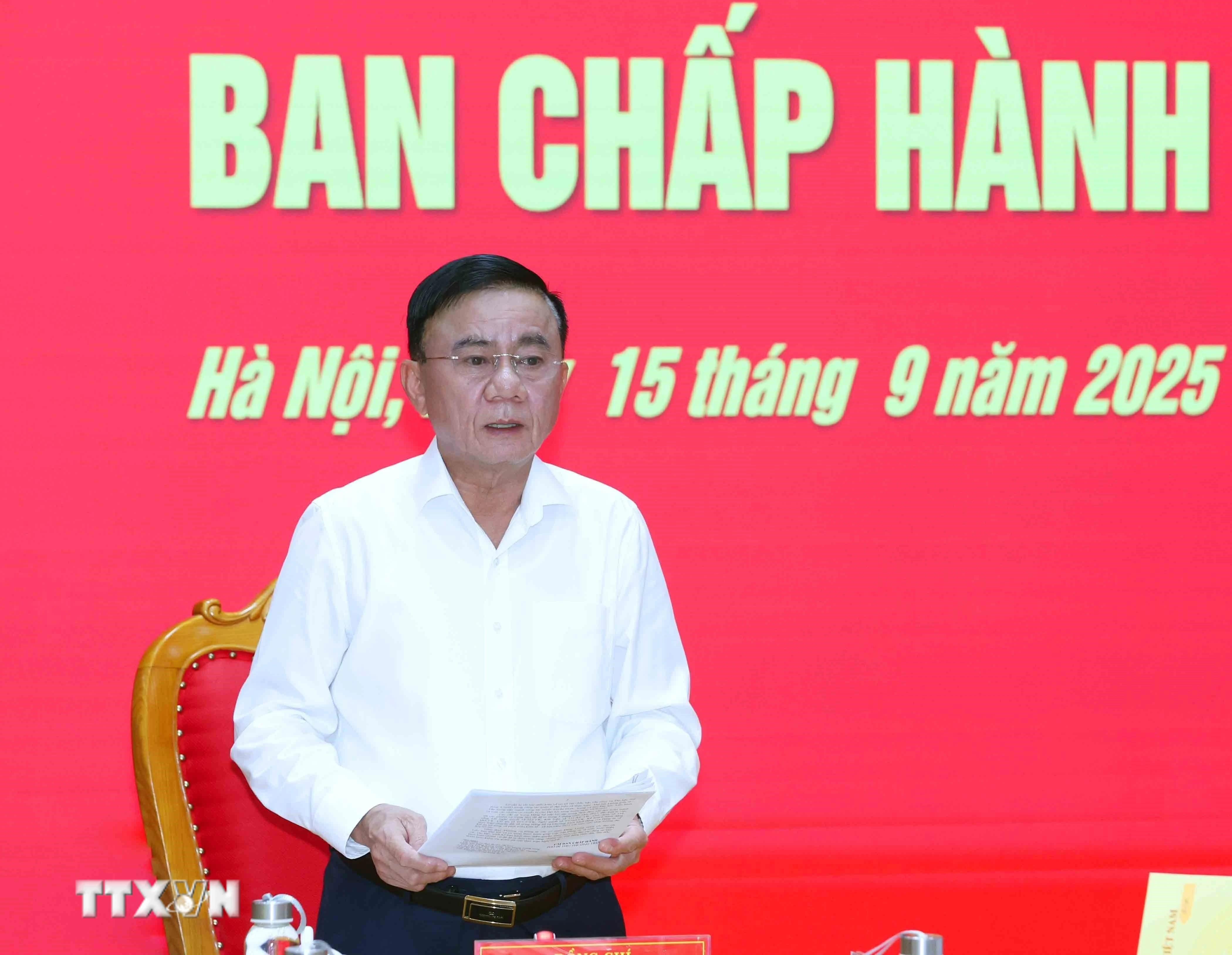 Đồng chí Trần Cẩm Tú, Uỷ viên Bộ Chính trị, Thường trực Ban Bí thư, Bí thư Đảng uỷ các cơ quan Đảng Trung ương chủ trì hội nghị. (Ảnh: Phương Hoa/TTXVN)