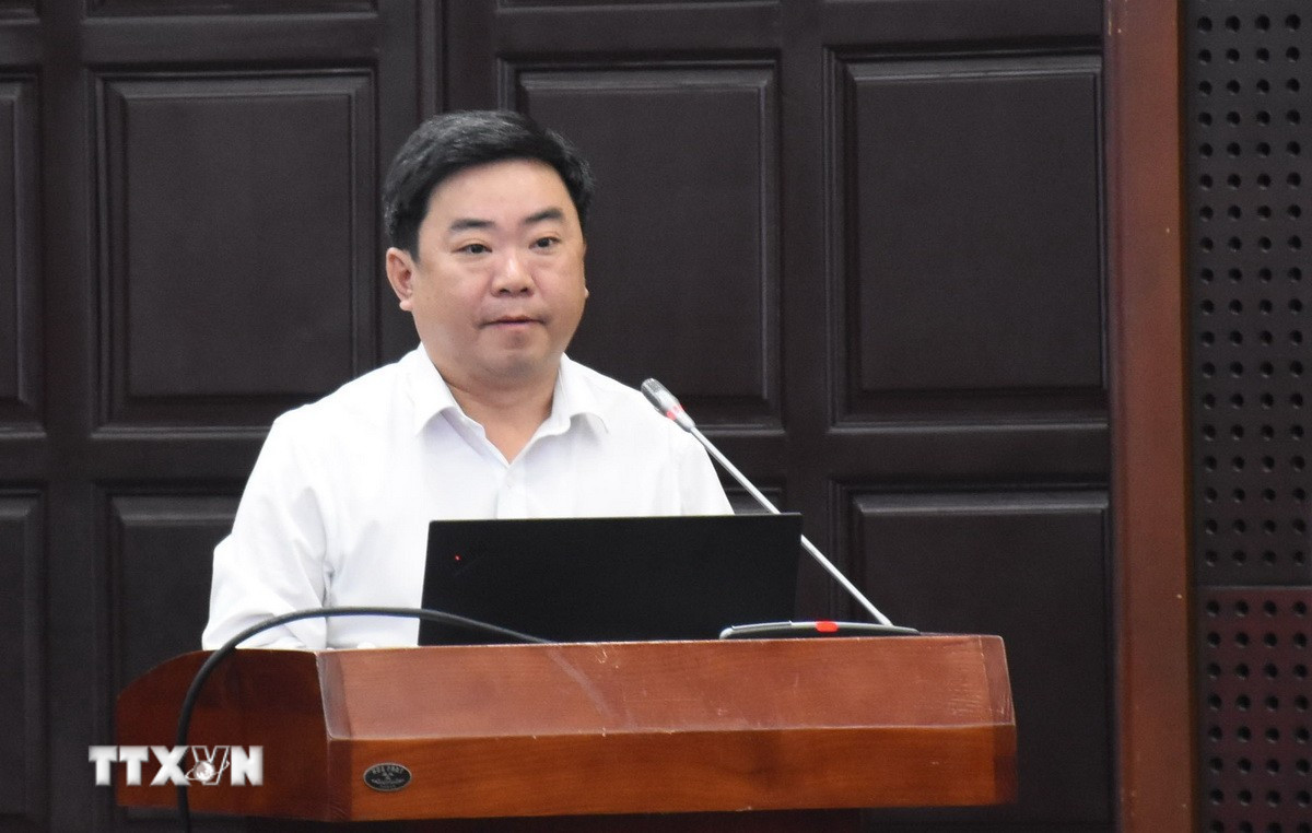 Ông Trần Trung Sơn, Phó Giám đốc Sở Nội vụ, Ủy viên Ủy ban bầu cử thành phố Đà Nẵng phát biểu tại Hội nghị. (Ảnh: Quốc Dũng/TTXVN)