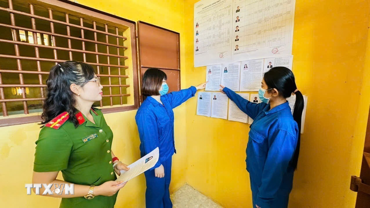 Công tác chuẩn bị cho bầu cử được thực hiện đầy đủ, chu đáo, nhằm bảo đảm quyền và nghĩa vụ của người bị tạm giữ, tạm giam. (Ảnh: TTXVN phát)