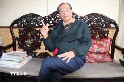 Ông Vũ Hồng Thái - nguyên Phó Bí thư Thường trực Thành ủy Thái Bình (nay là Hưng Yên) đóng góp ý kiến vào Dự thảo Văn kiện Đại hội XIV của Đảng. (Ảnh: Thu Hoài/TTXVN)