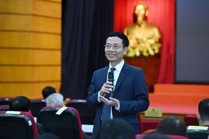 Bộ trưởng Bộ Khoa học và Công nghệ Nguyễn Mạnh Hùng.