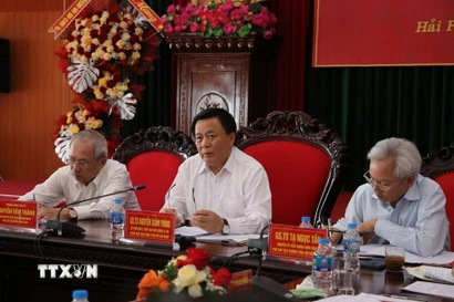 Giáo sư-Tiến sỹ Nguyễn Xuân Thắng, Ủy viên Bộ Chính trị, Chủ tịch Hội đồng Lý luận Trung ương, Giám đốc Học viện Chính trị Quốc gia Hồ Chí Minh chủ trì kỳ họp. (Ảnh: Mạnh Minh/TTXVN)