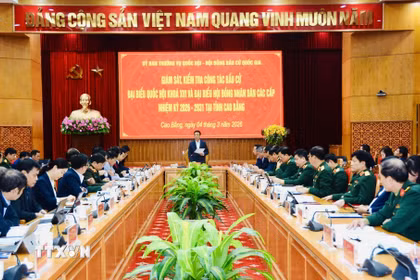 Quang cảnh buổi làm việc của Ủy ban Thường vụ Quốc hội, Hội đồng bầu cử quốc gia tại tỉnh Cao Bằng. (Ảnh: Chu Hiệu/TTXVN)