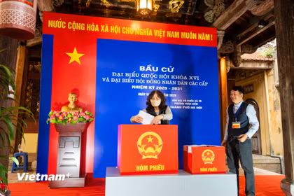 Người dân Hà Nội đi bầu cử tại các di tích lịch sử văn hóa