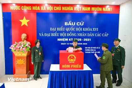 Các tổ bầu cử ở Thủ đô vận hành mẫu quy trình bỏ phiếu, sẵn sàng phục vụ cử tri