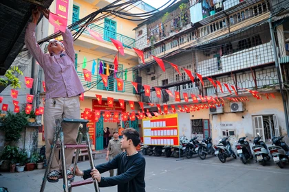 Không khí náo nức của ngày hội toàn dân lan tỏa khắp các ngõ, phố Hà Nội