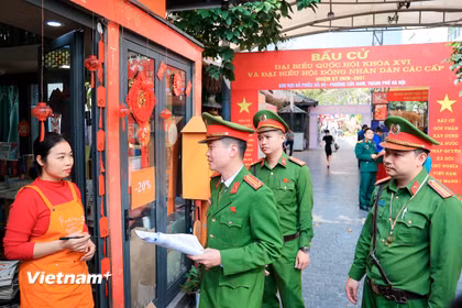 Chủ động triển khai nhiều phương án bảo đảm an ninh an ninh, an toàn trong ngày bầu cử. (Ảnh: Vietnam+)