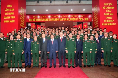 Tổng Bí thư Tô Lâm, Thủ tướng Phạm Minh Chính, Chủ tịch Quốc hội Trần Thanh Mẫn, Thường trực Ban Bí thư Trần Cẩm Tú và các đại biểu dự Đại hội. (Ảnh: Trọng Đức/TTXVN)