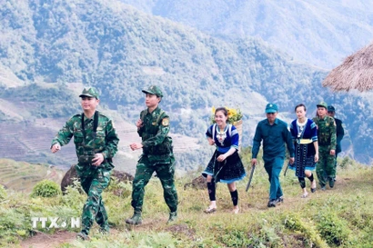 Là tỉnh biên giới với hơn 265 km đường biên tiếp giáp Trung Quốc, Lai Châu luôn xác định giữ vững chủ quyền, an ninh biên giới là trách nhiệm chung của cả hệ thống chính trị và mỗi người dân. (Ảnh: TTXVN phát)