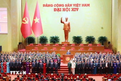 Ban Chấp hành Trung ương Đảng khóa XIV ra mắt Đại hội. (Ảnh: TTXVN)