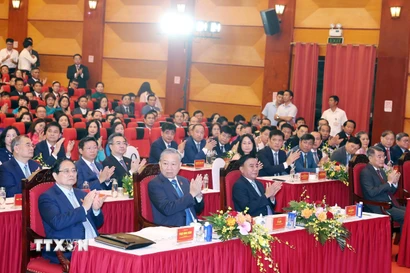 Tổng Bí thư Tô Lâm và các đồng chí lãnh đạo, nguyên lãnh đạo Đảng, Nhà nước dự đại hội. (Ảnh: Thống Nhất/TTXVN)