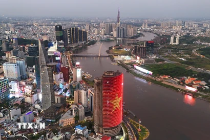 Thành phố Hồ Chí Minh đang vươn mình phát triển thành đô thị, trung tâm tài chính bậc nhất Đông Nam Á. (Ảnh: Hồng Đạt/TTXVN)