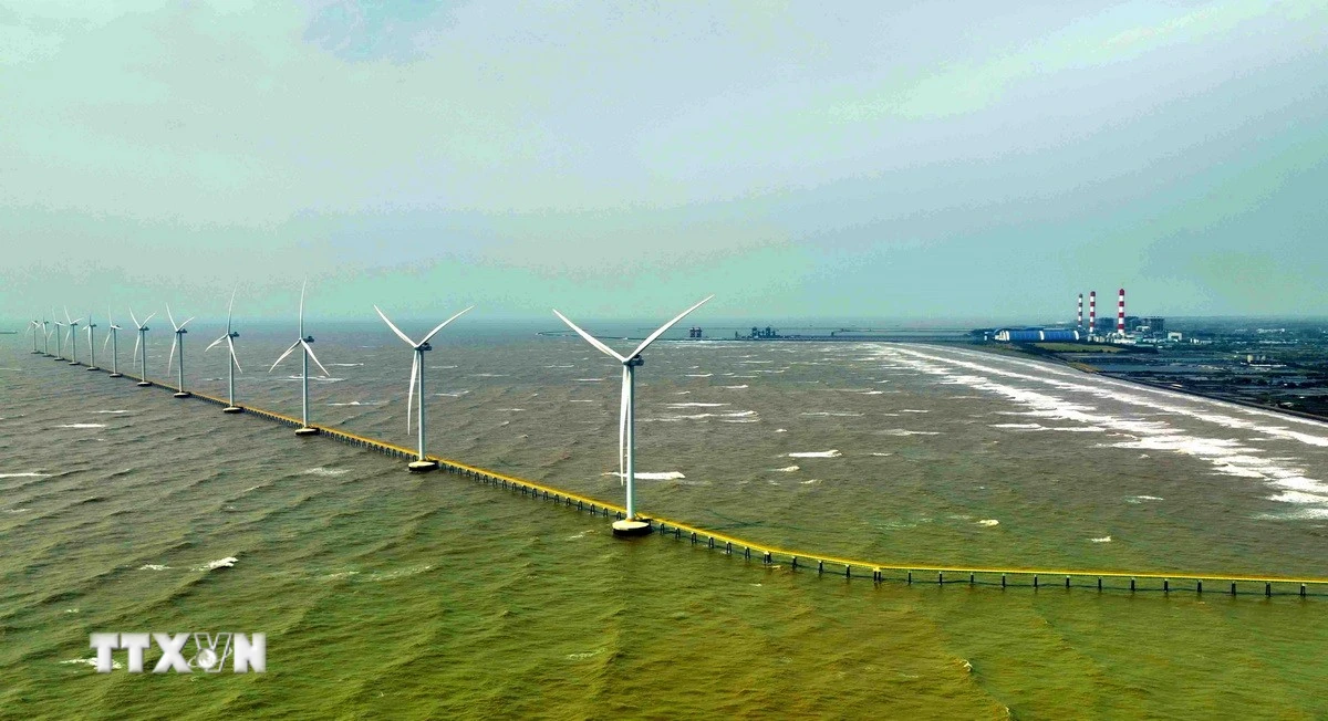 Các turbin gió tại Nhà máy điện gió Hàn Quốc-Trà Vinh. (Ảnh: Vũ Sinh/TTXVN)