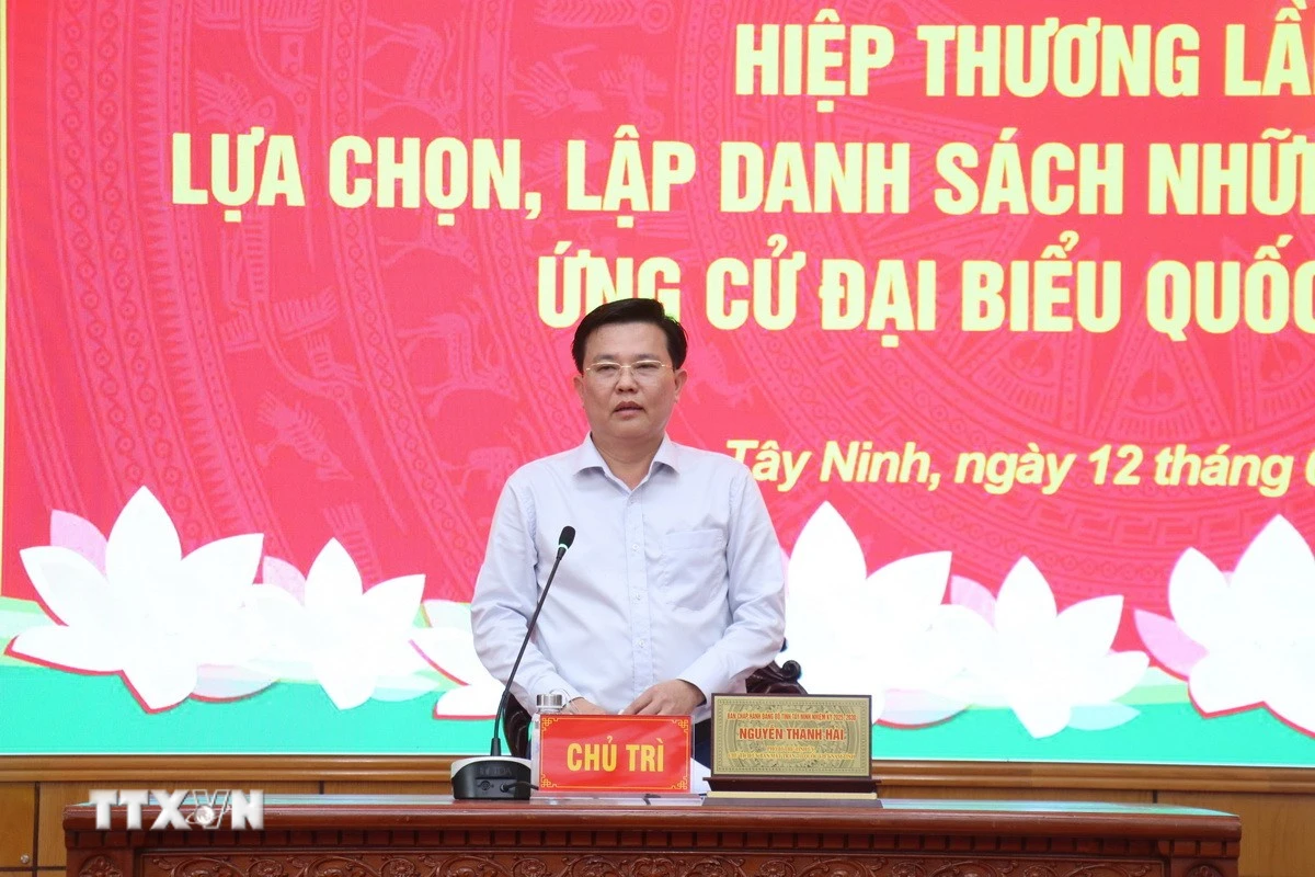 Ông Nguyễn Thanh Hải, Phó Bí thư Tỉnh ủy, Chủ tịch Ủy ban Mặt trận Tổ quốc Việt Nam tỉnh Tây Ninh phát biểu tại hội nghị. (Ảnh: Bùi Giang/TTXVN)