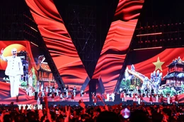 Chương trình nghệ thuật chính luận “Tổ quốc trong tim” nhân kỷ niệm 80 năm Cách mạng tháng Tám và Quốc khánh 2/9/2025. (Ảnh: Thanh Tùng/TTXVN)