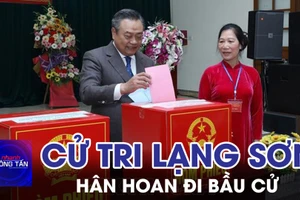 Cử tri Lạng Sơn hân hoan đi bầu cử 