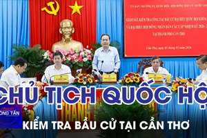 Chủ tịch Quốc hội kiểm tra công tác bầu cử tại Cần Thơ