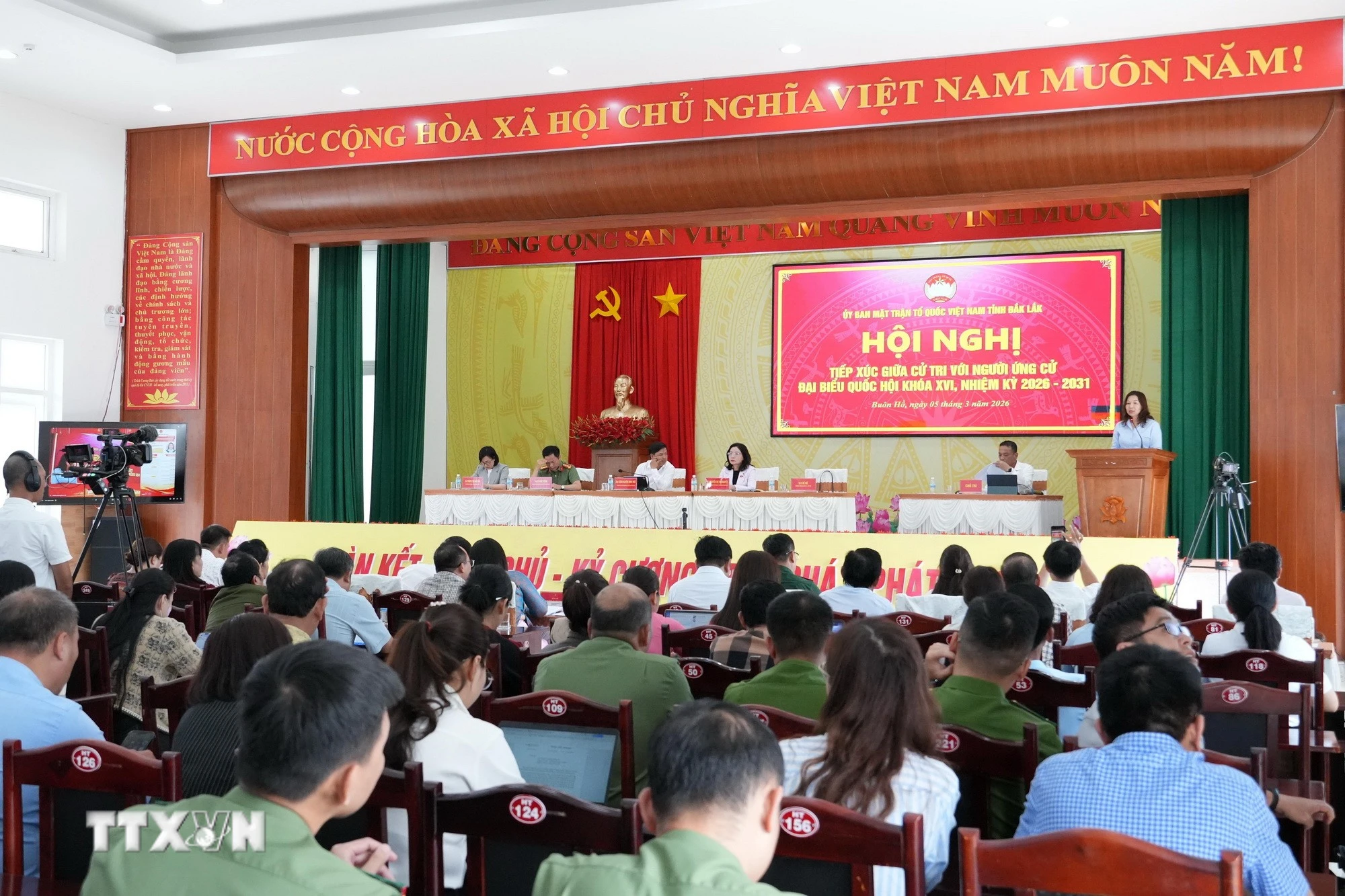 Những ngày qua, hoạt động tiếp xúc cử tri giữa người ứng cử Đại biểu Quốc hội khóa XVI với đại diện cử tri trên địa bàn tỉnh Đắk Lawsk diễn ra sôi nổi. (Ảnh: Tuấn Anh/TTXVN)