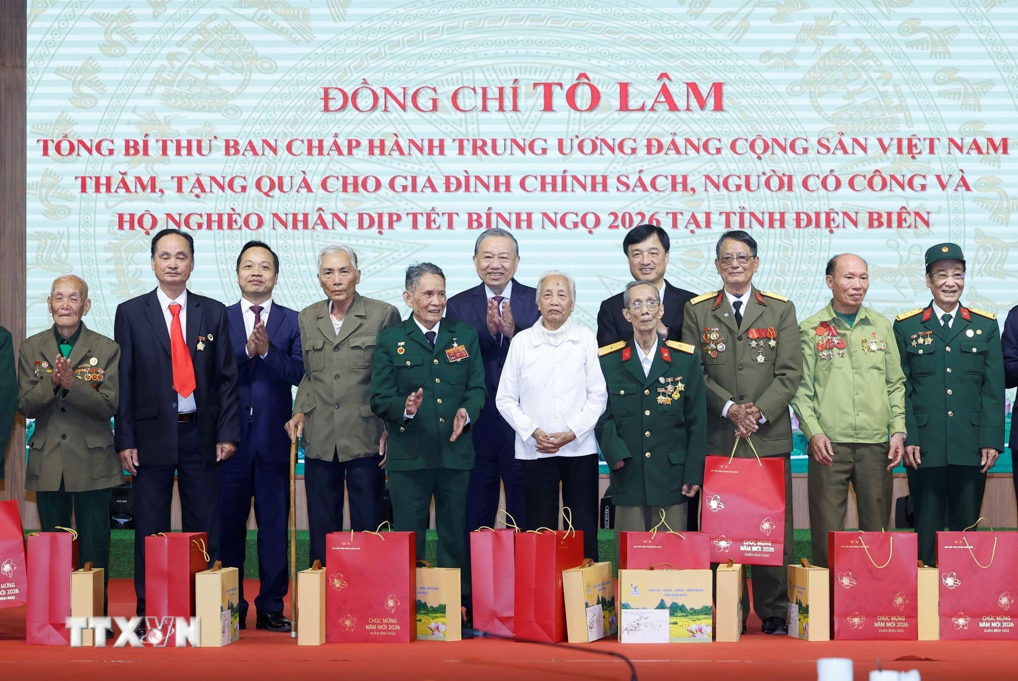 ttxvn-tong-bi-thu-to-lam-lam-viec-voi-ban-chap-hanh-dang-bo-tinh-dien-bien-31-11.jpg