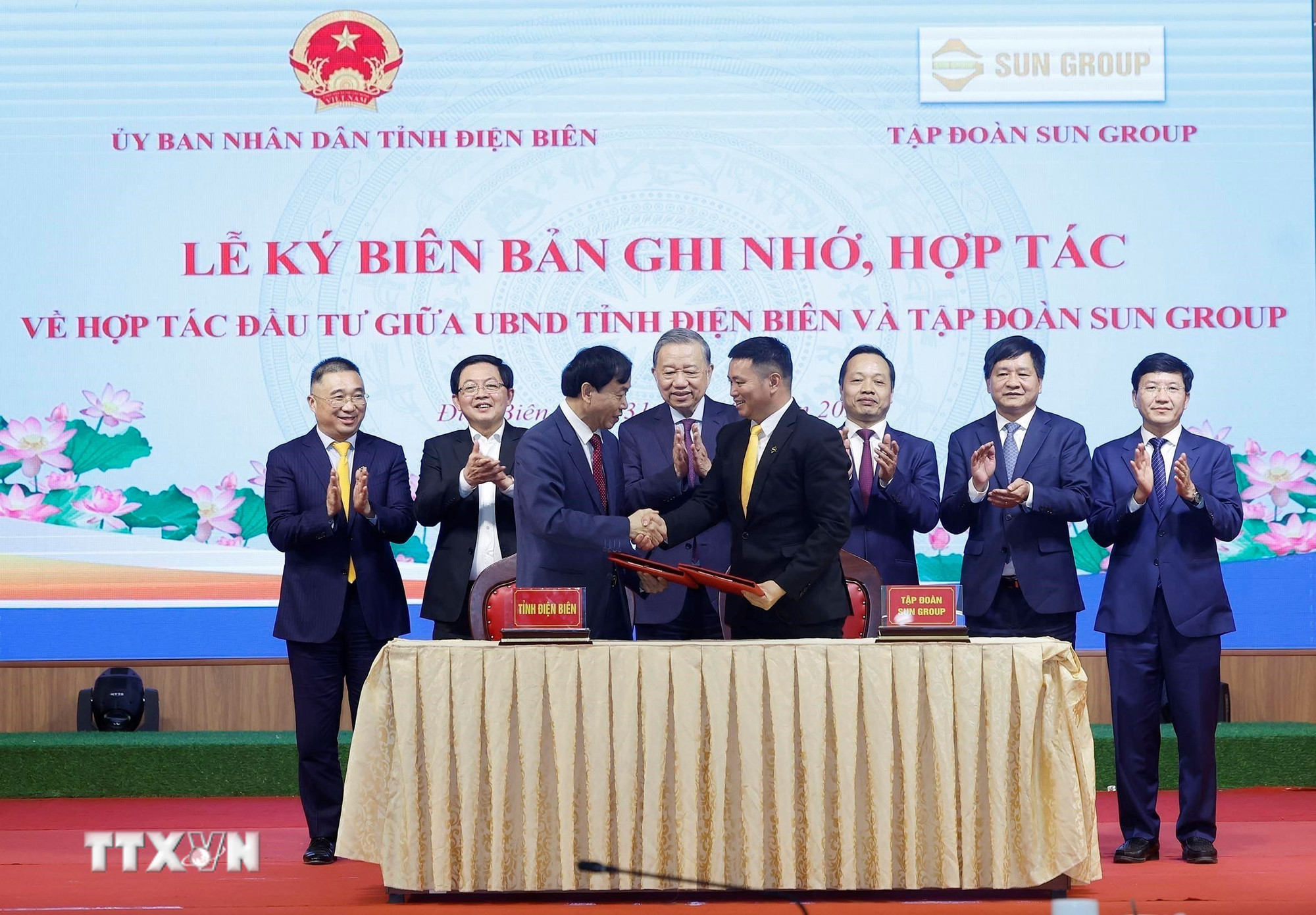 ttxvn-tong-bi-thu-to-lam-lam-viec-voi-ban-chap-hanh-dang-bo-tinh-dien-bien-31-5.jpg