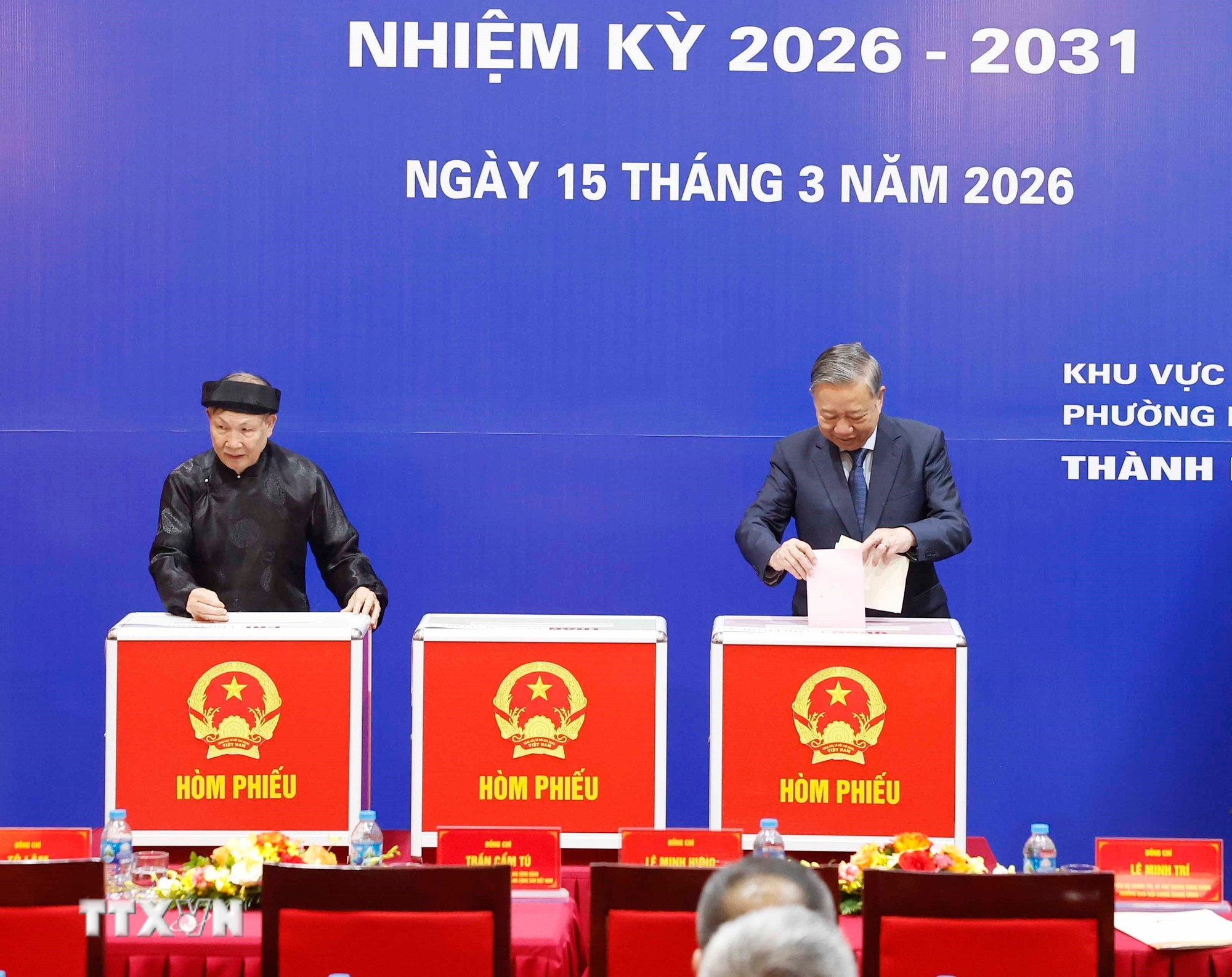 ttxvn-tong-bi-thu-to-lam-bo-phieu-bau-cu-tai-phuong-ba-dinh-ha-noi-15-9.jpg