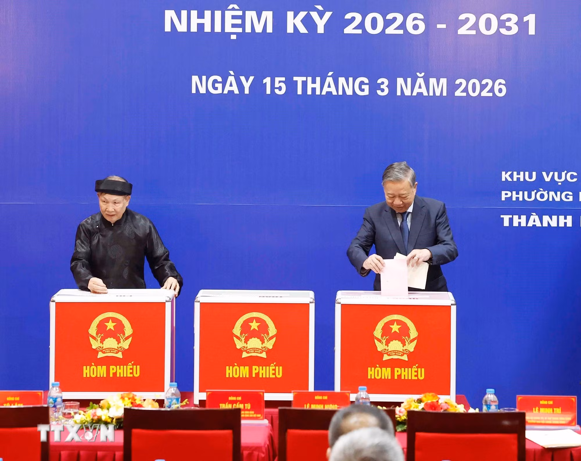 ttxvn-tong-bi-thu-to-lam-bo-phieu-bau-cu-tai-phuong-ba-dinh-ha-noi-15-9.jpg