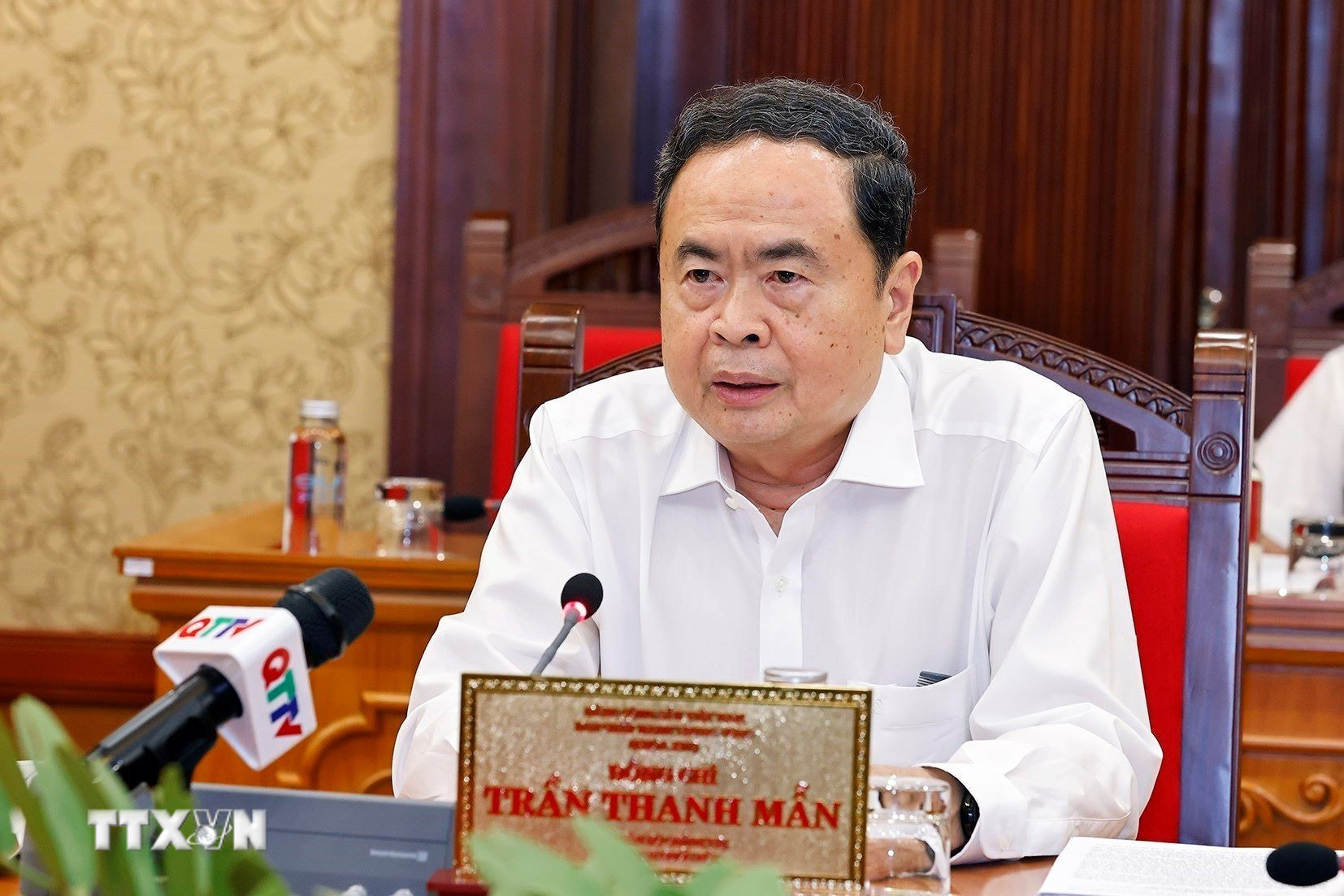 ttxvn-chu-tich-quoc-hoi-tran-thanh-man-chu-tri-lam-viec-voi-ban-thuong-vu-tinh-uy-quang-tri-0809-2.jpg