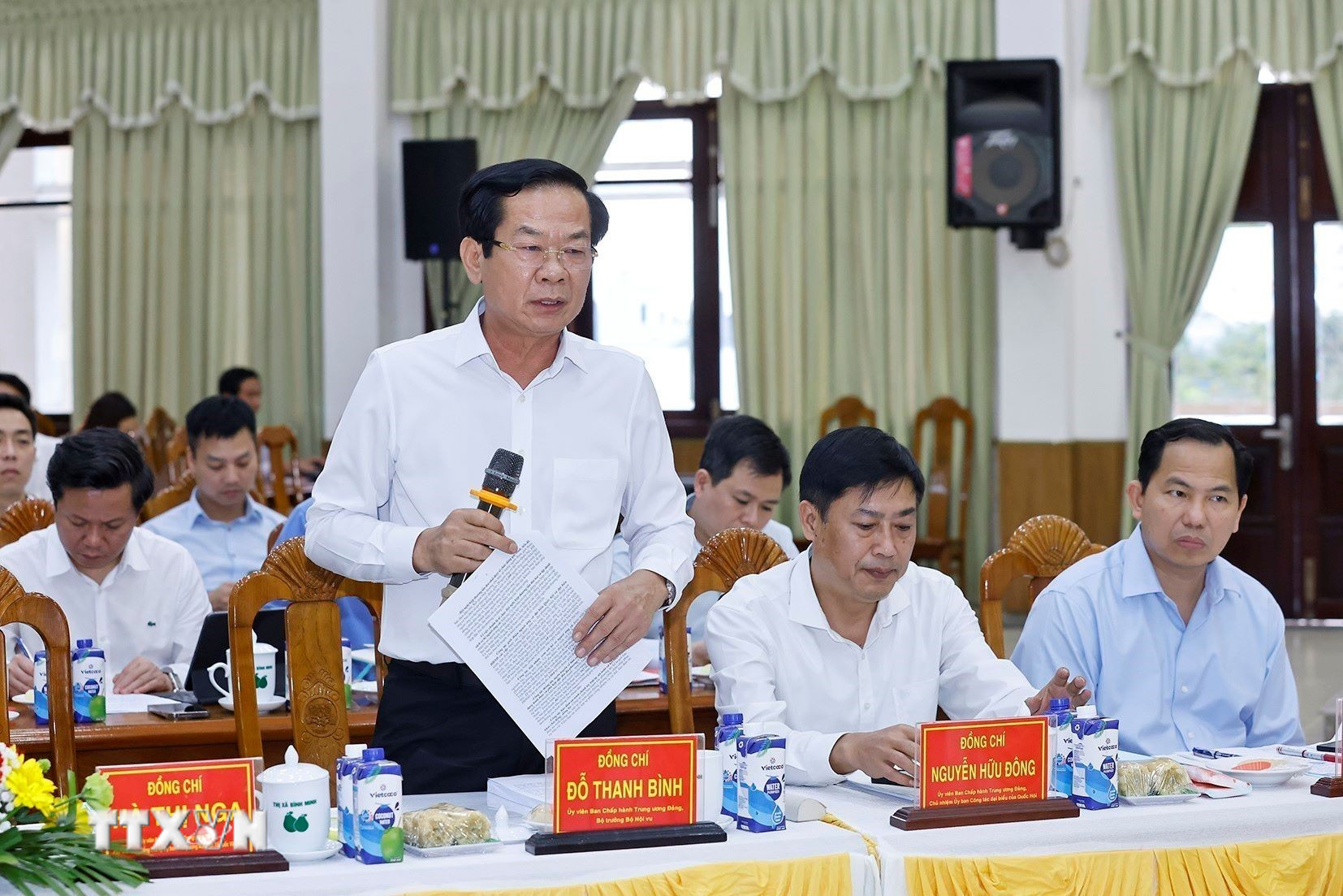 ttxvn-chu-tich-quoc-hoi-tran-thanh-man-lam-viec-voi-uy-ban-bau-cu-tinh-vinh-long-31-3.jpg