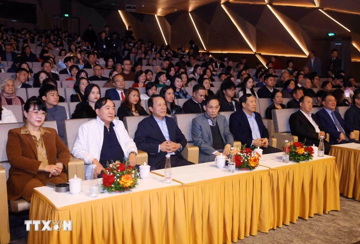 ttxvn-chuong-trinh-nghe-thuat-mua-xuan-dang-dang-31-2.jpg