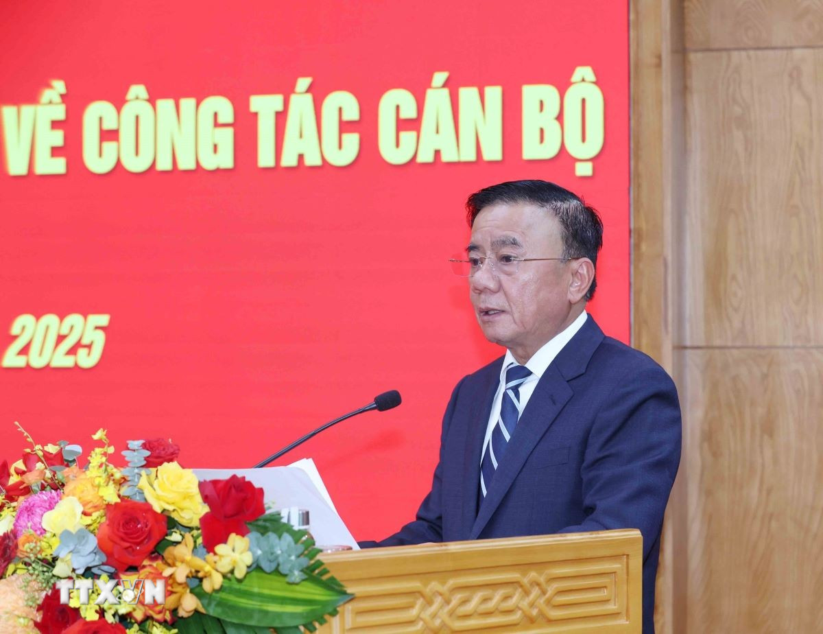 ttxvn-dong-chi-giu-chuc-pho-bi-thu-thuong-truc-dang-uy-cac-co-quan-dang-trung-uong-0409-2.jpg