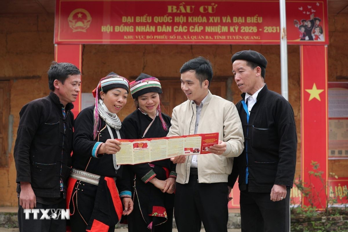 ttxvn-bau-cu-quoc-hoi-va-hdnd-da-dang-hoa-cac-hinh-thuc-thuc-tuyen-truyen-bau-cu-tai-tuyen-quang-truoc-ngay-hoi-lon-0603-2.jpg