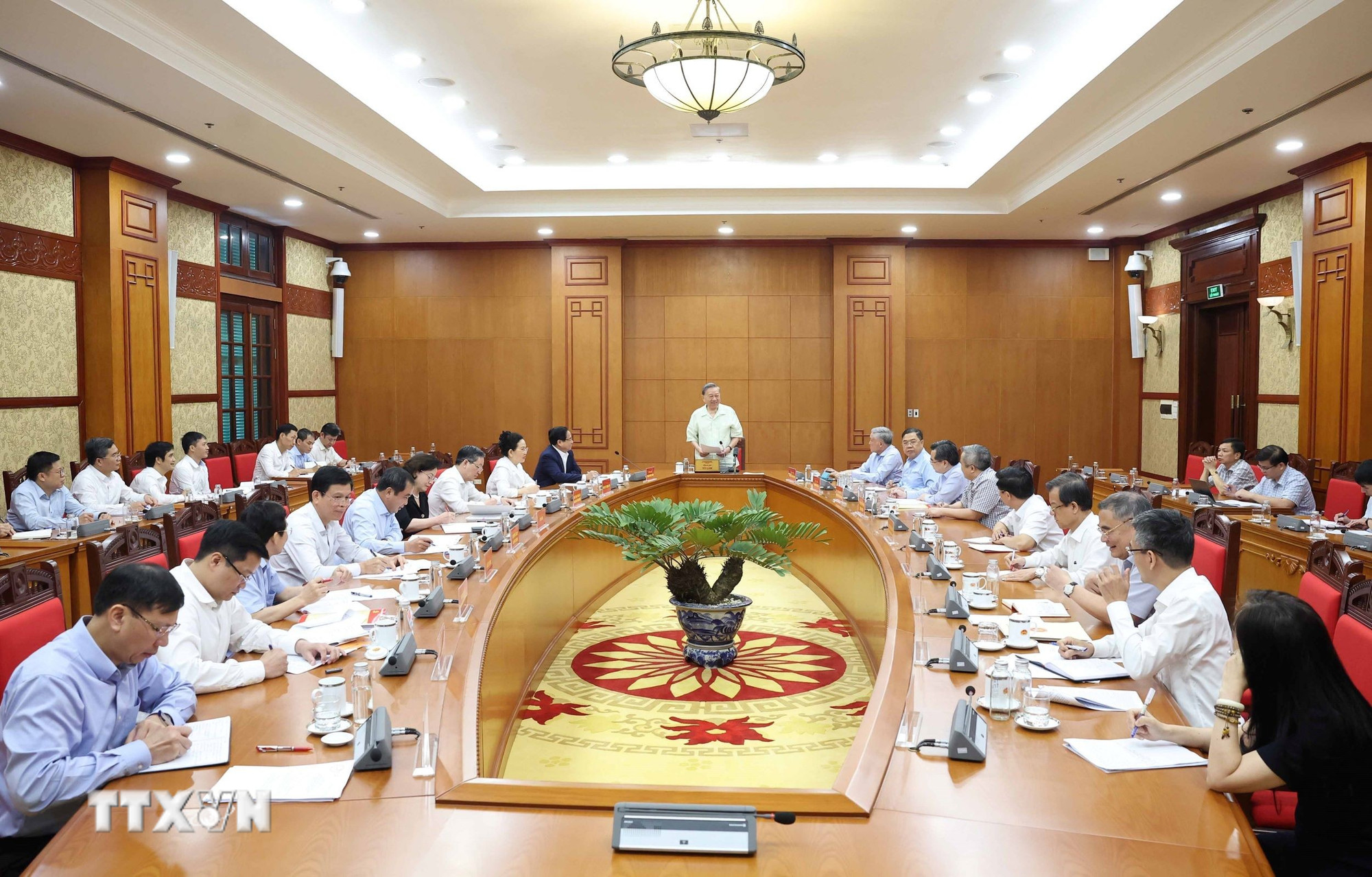 Tổng Bí thư Tô Lâm phát biểu. (Ảnh: Thống Nhất/TTXVN) ttxvn-tong-bi-thu-lam-viec-voi-ban-thuong-vu-dang-uy-chinh-phu-ve-danh-gia-viec-trien-khai-nghi-quyet-cua-trung-uong-va-bo-chinh-tri-4.jpg