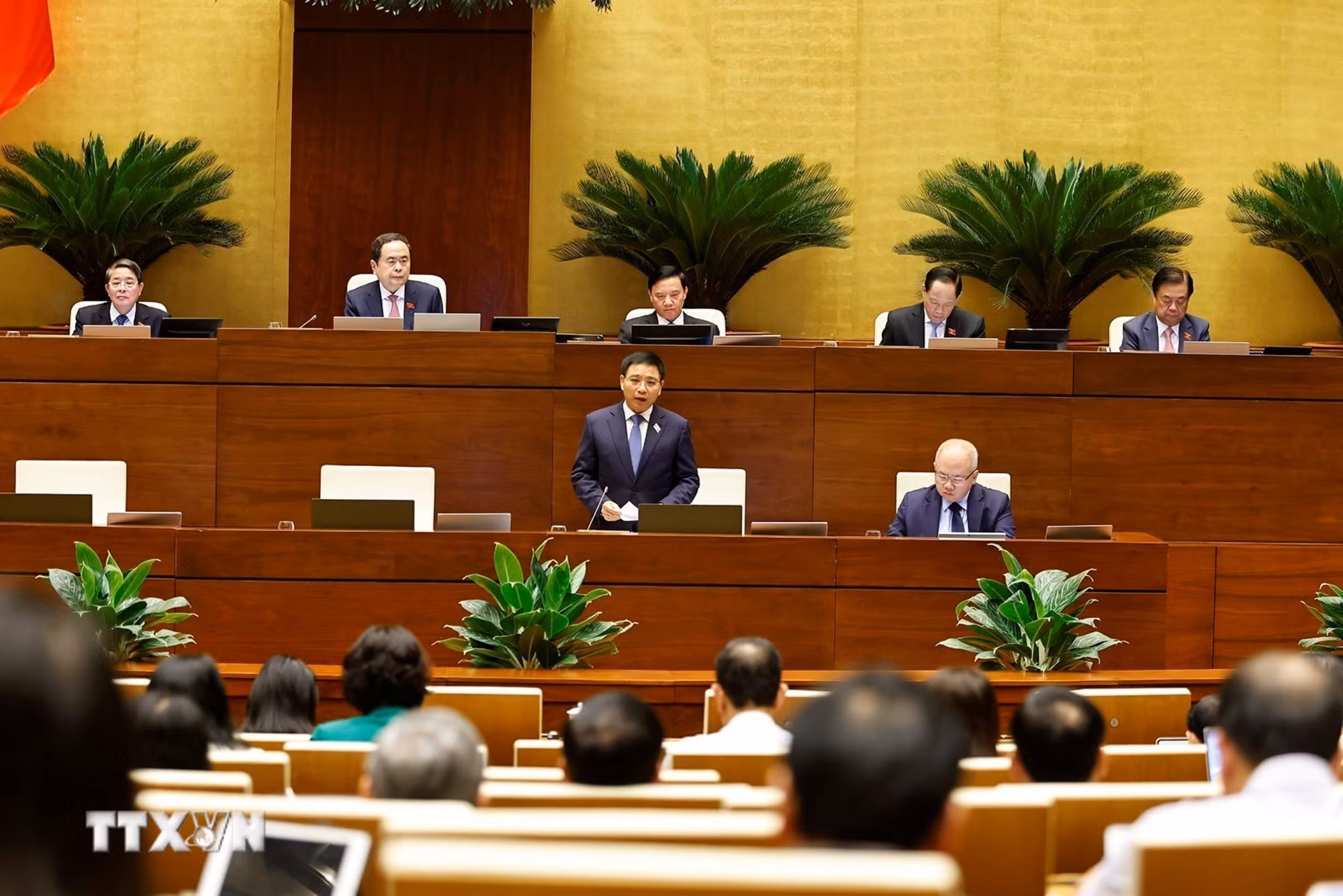 ttxvn-quoc-hoi-chat-van-nhom-van-de-thuoc-linh-vuc-tai-chinh-30-1.jpg