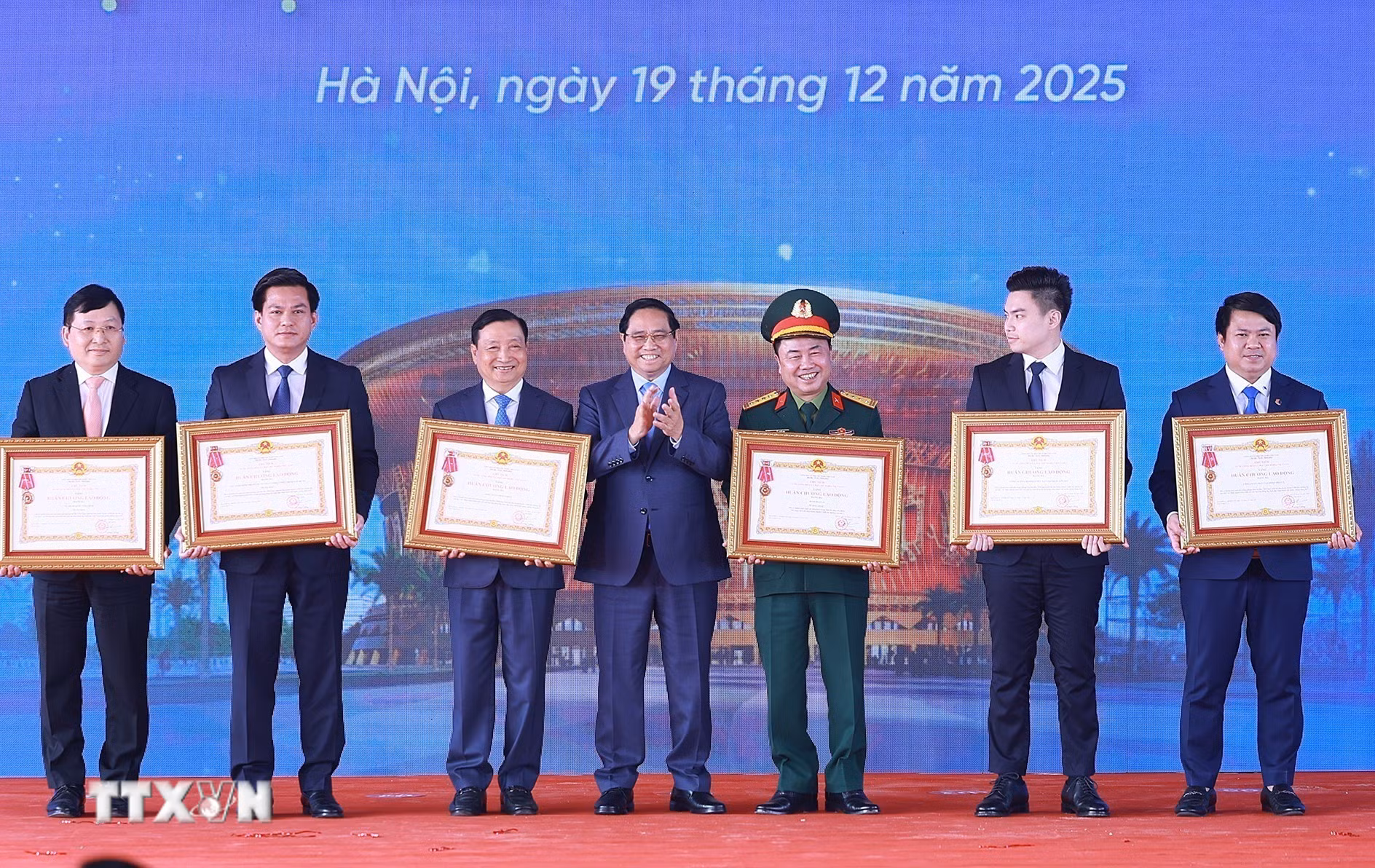 ttxvn-thu-tuong-du-le-khoi-cong-du-an-khu-do-thi-the-thao-olympic-ha-noi-11.jpg