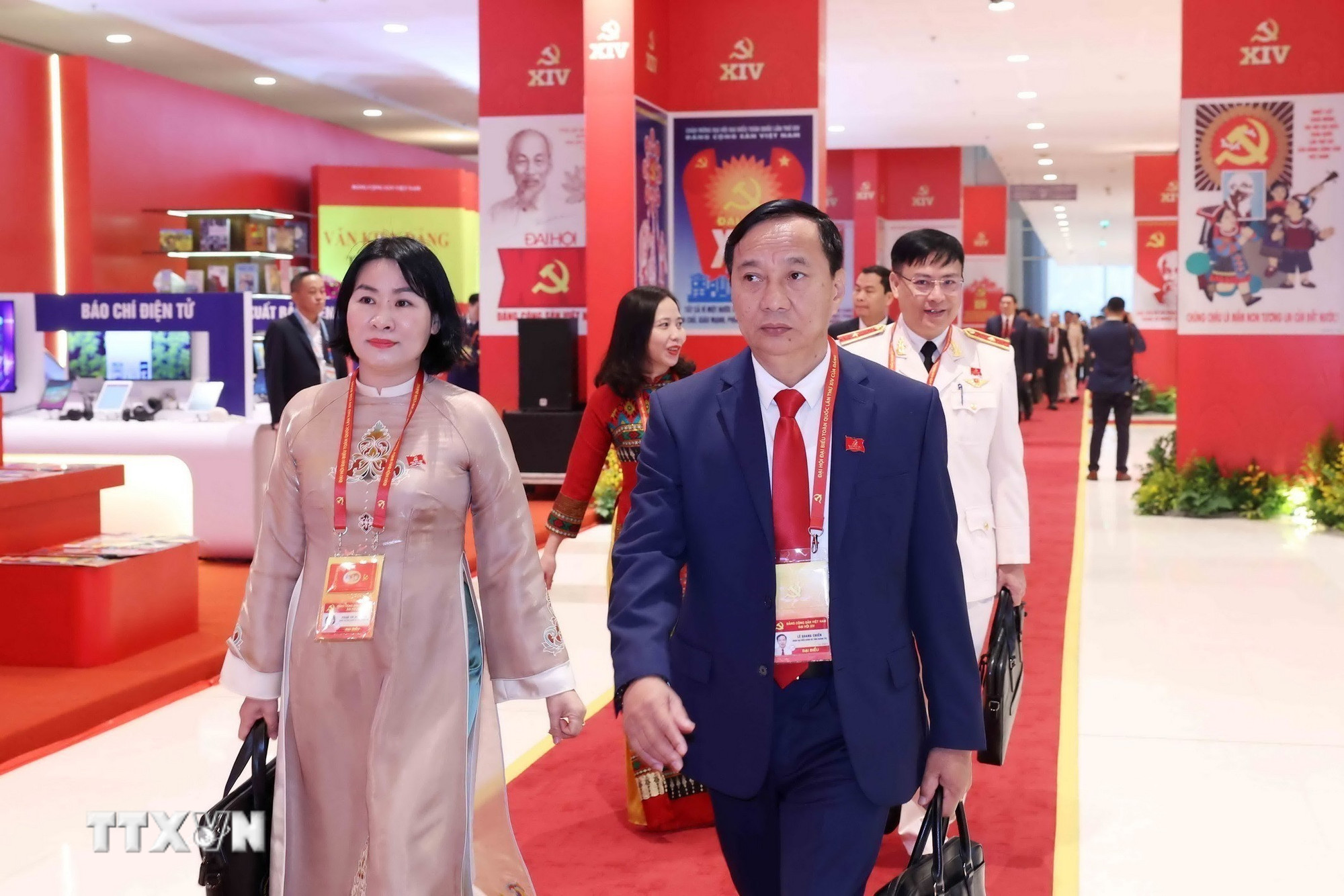 ttxvn-cac-dai-bieu-du-phien-hop-tru-bi-dai-hoi-dang-toan-quoc-lan-thu-xiv-19-6.jpg