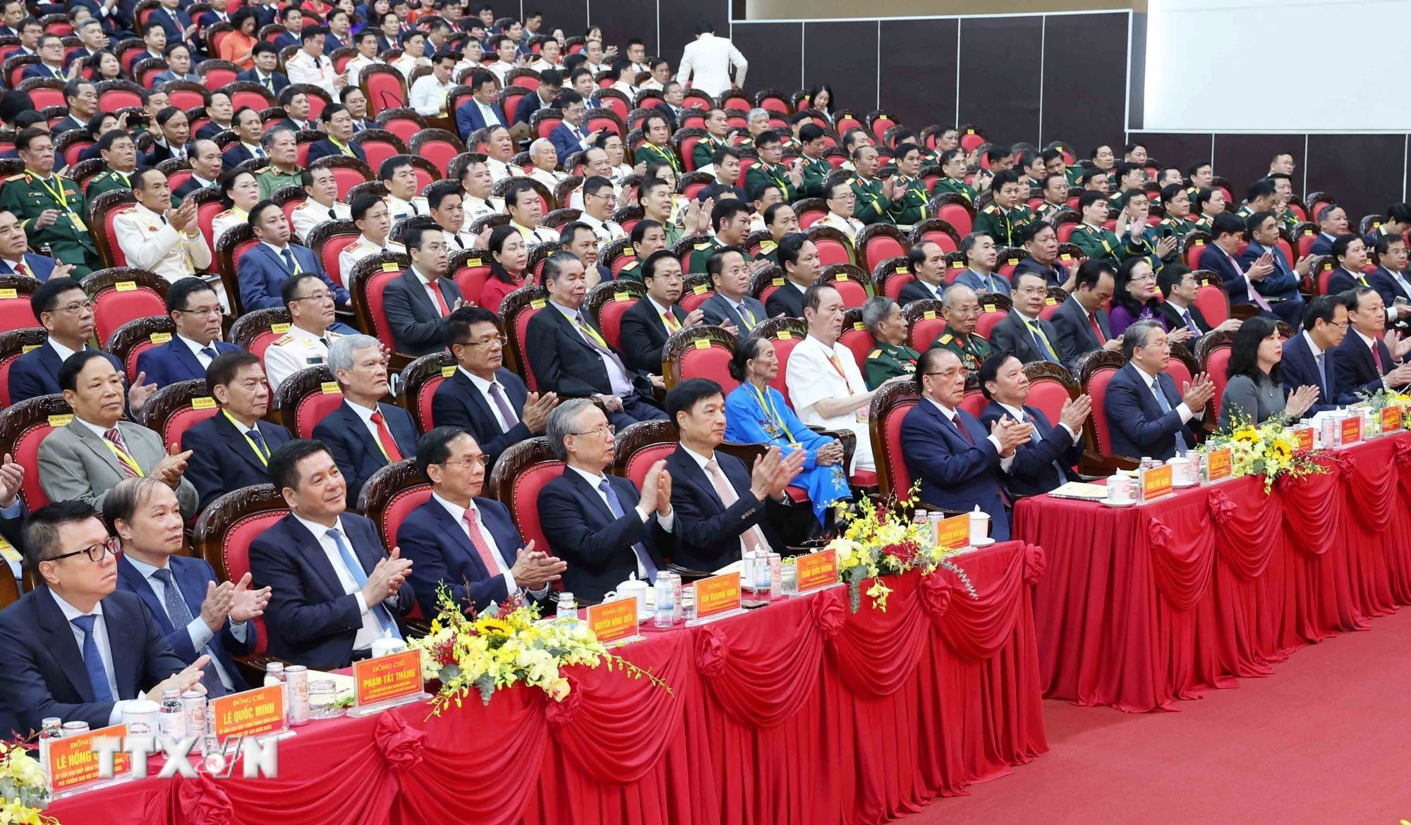 ttxvn-dai-hoi-dai-bieu-dang-bo-tinh-hung-yen-lan-thu-i-nhiem-ky-2025-2030-03-6.jpg