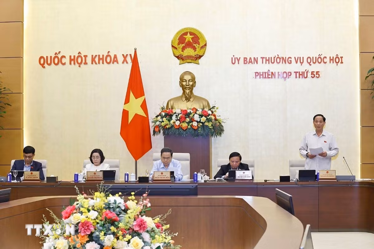 ttxvn-ubtv-quoc-hoi-tiep-tuc-cho-y-kien-ve-chuan-bi-ky-hop-thu-nhat-quoc-hoi-khoa-xvi-02-3.jpg