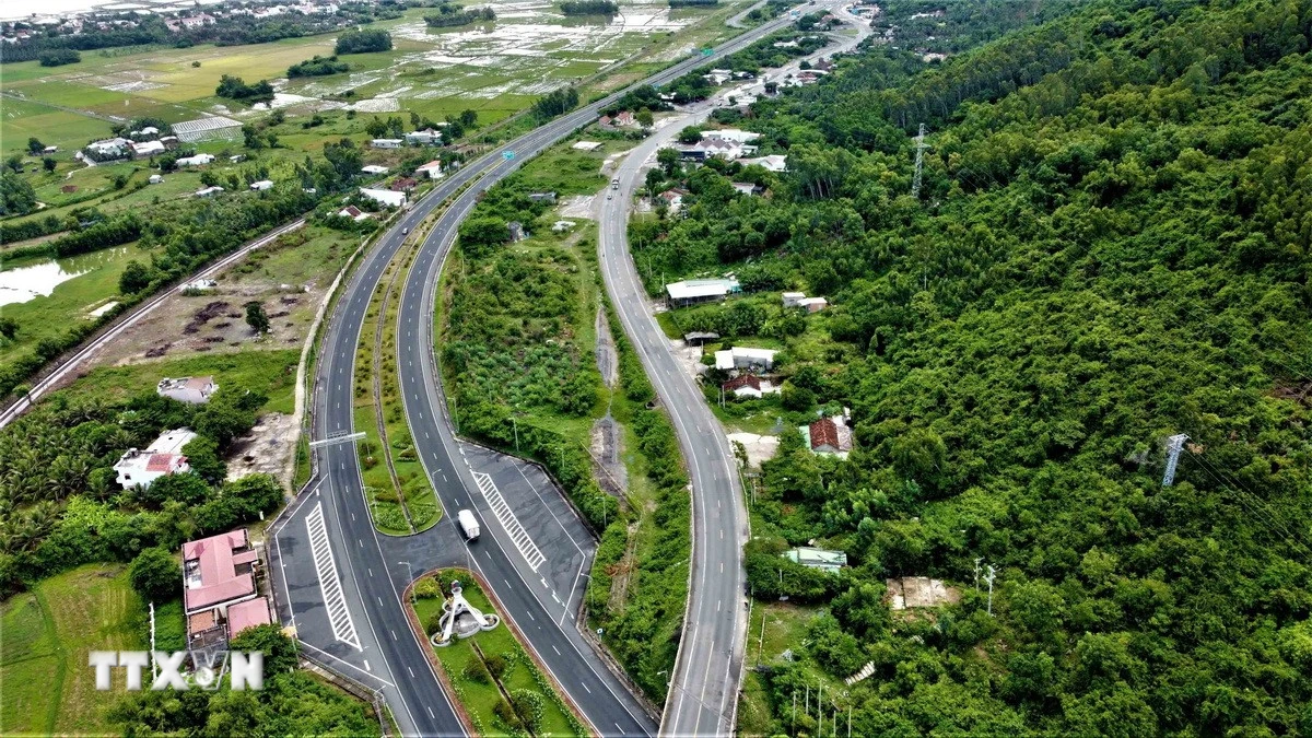 Cao tốc Vân Phong-Nha Trang có tổng mức đầu tư hơn 11.800 tỷ đồng. (Ảnh: Đăng Tuấn/TTXVN)