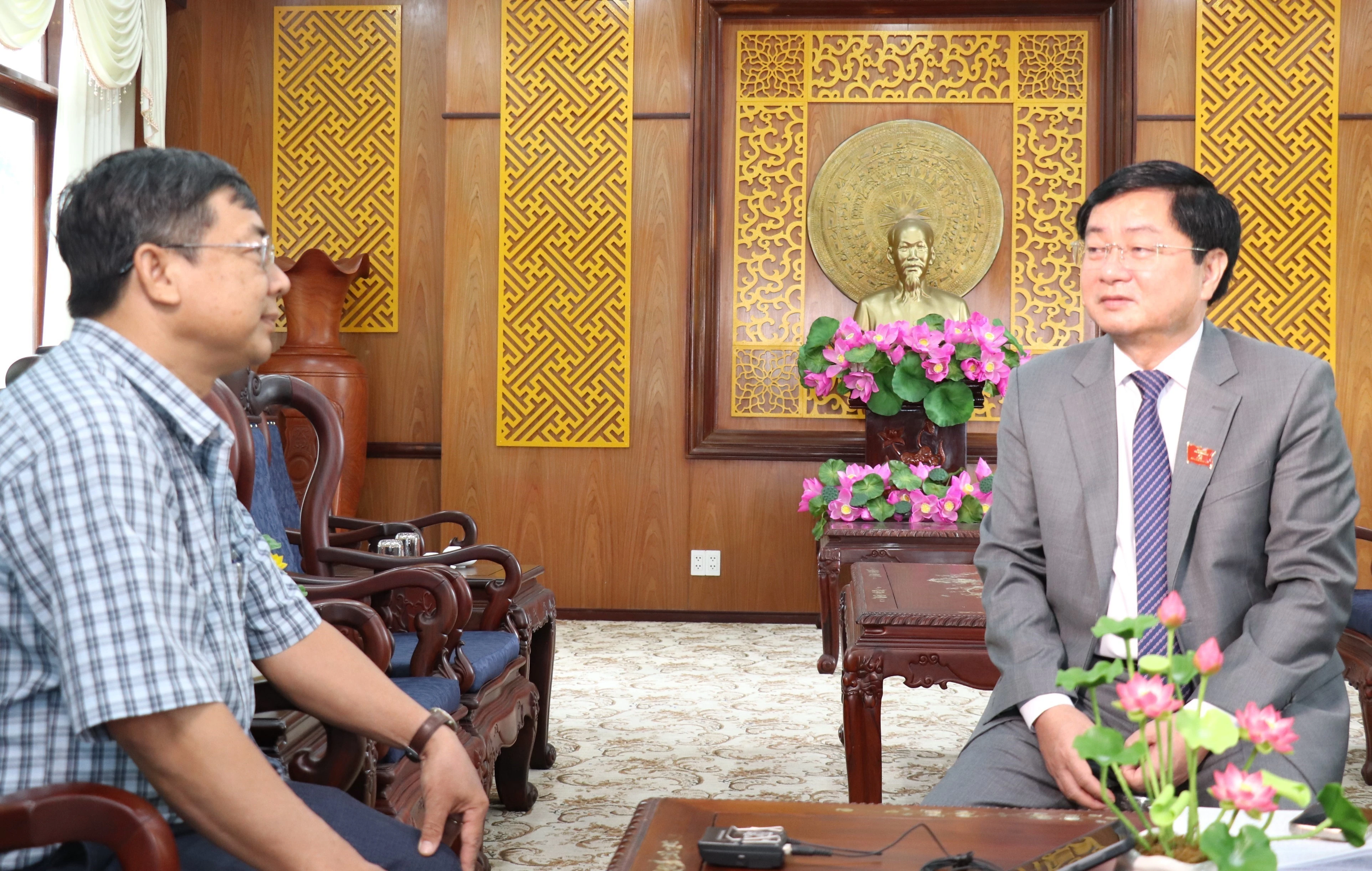 Bí thư Tỉnh ủy Tây Ninh Nguyễn Văn Quyết trả lời phỏng vấn phóng viên TTXVN. (Ảnh: TTXVN phát)