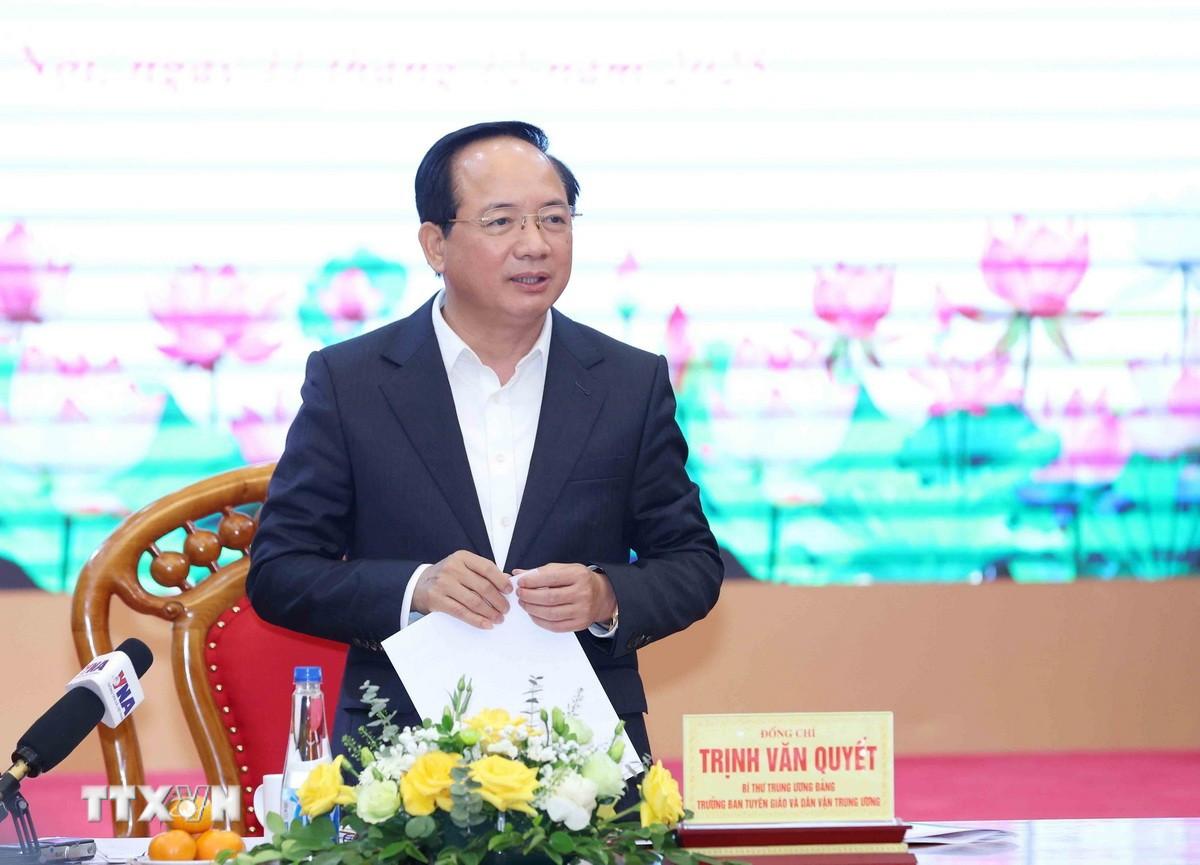 Ông Trịnh Văn Quyết, Bí thư Trung ương Đảng, Trưởng Ban Tuyên giáo và Dân vận Trung ương, phát biểu chỉ đạo buổi làm việc. (Ảnh: Phương Hoa/TTXVN)