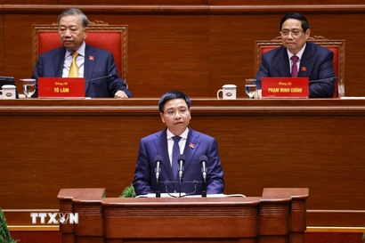 Đồng chí Nguyễn Văn Thắng, Ủy viên Trung ương Đảng, Bí thư Đảng ủy, Bộ trưởng Bộ Tài chính, trình bày tham luận “Hoàn thiện thể chế, pháp luật về huy động, sử dụng nguồn lực tài chính đáp ứng yêu cầu phát triển đất nước nhanh và bền vững”. (Ảnh: TTXVN)