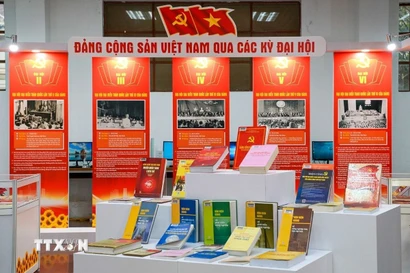 Triển lãm diễn ra từ ngày 26/1-26/2/2026, giới thiệu 800 tư liệu về Đảng Cộng sản Việt Nam qua các kỳ Đại hội. (Ảnh: Khánh Hòa/TTXVN)